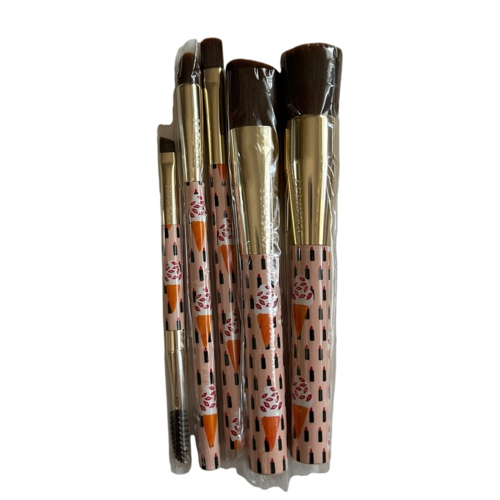 SALE Bouffants & Broken Hearts Sephora Berry Kissable Brush Set Ltd Edition NWT - Picture 7 of 10